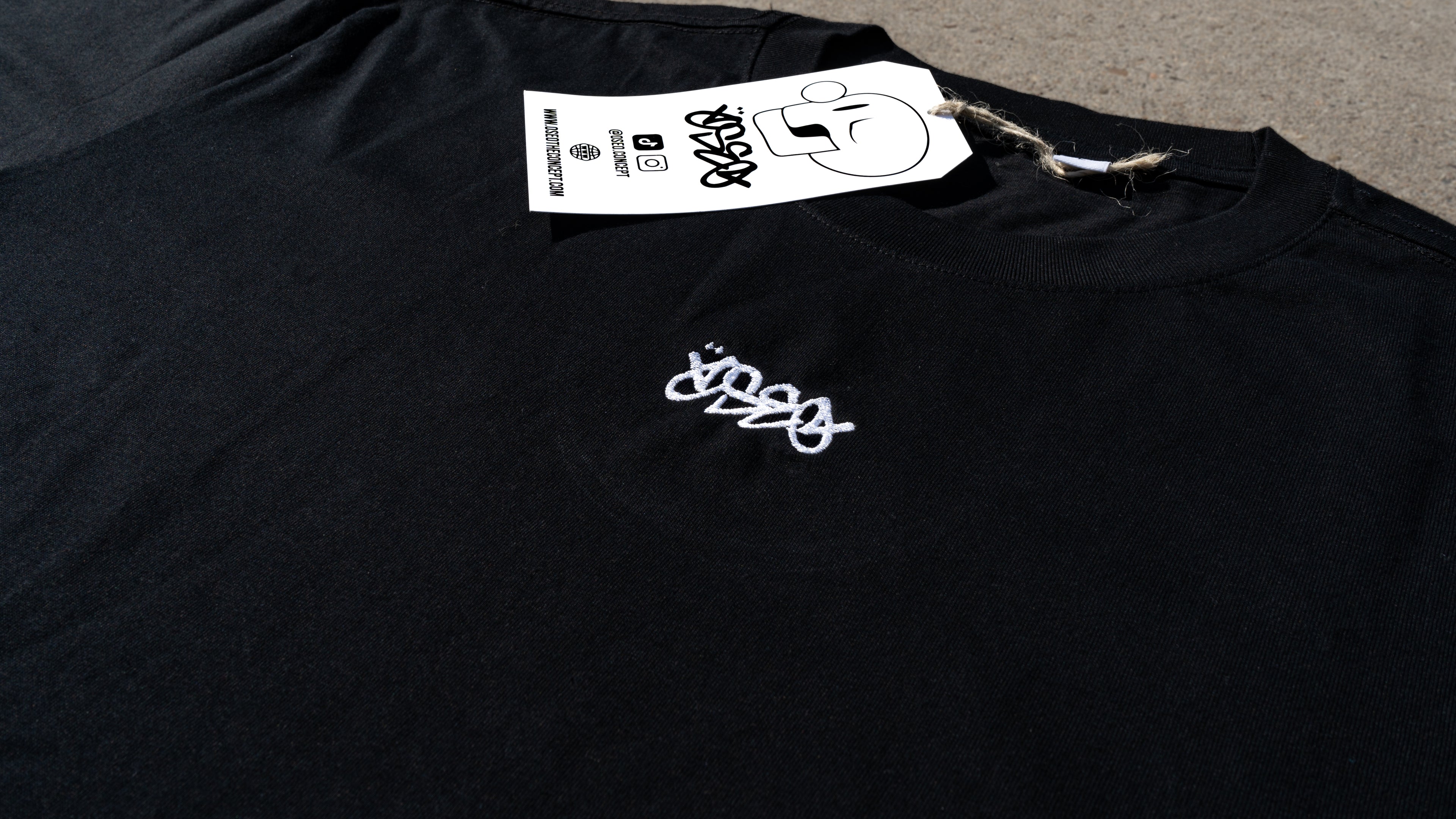 Essential 02 negra