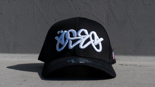 Gorra essential tipografia