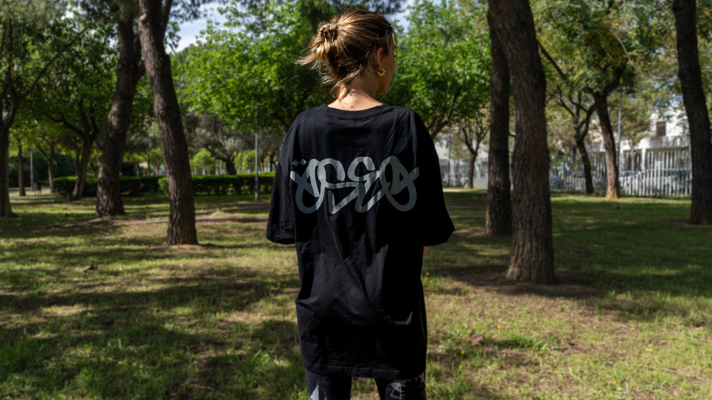Essential 02 negra