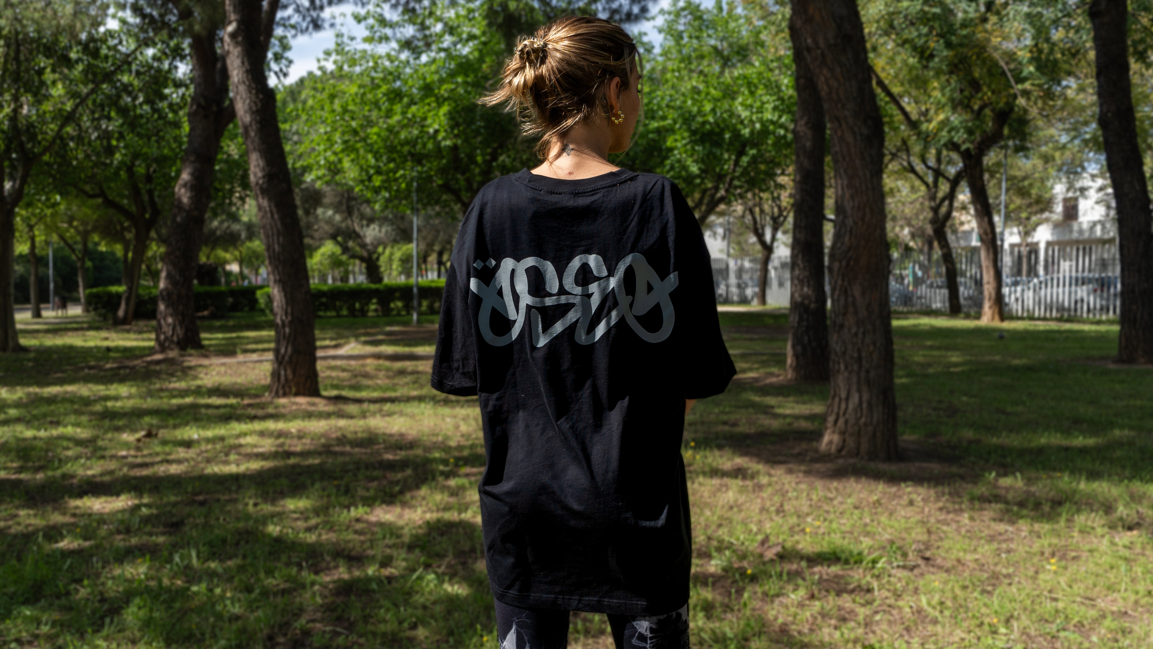 Essential 02 negra