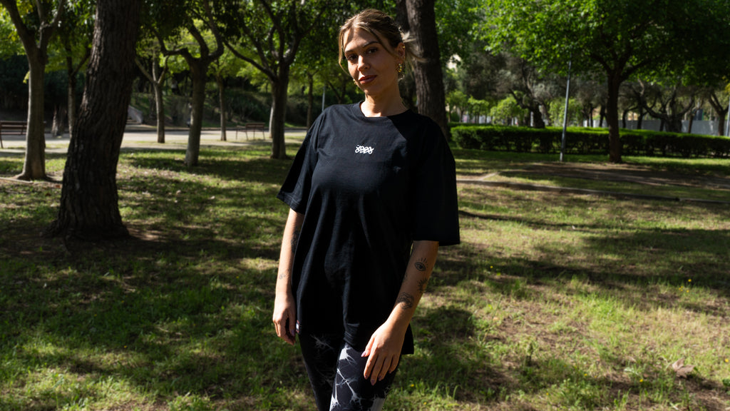 Essential 02 negra