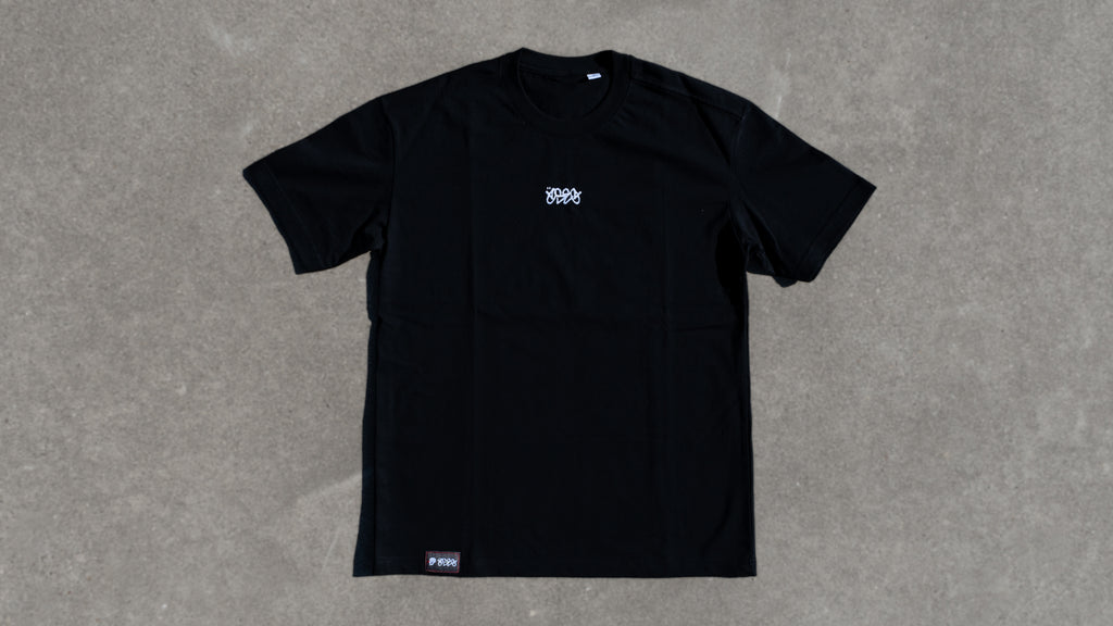 Essential 02 negra